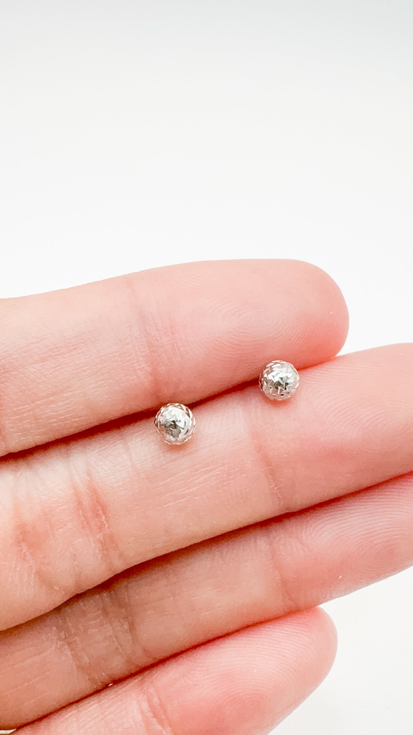 Vera Patterned White Gold Ball Stud Earrings 4mm