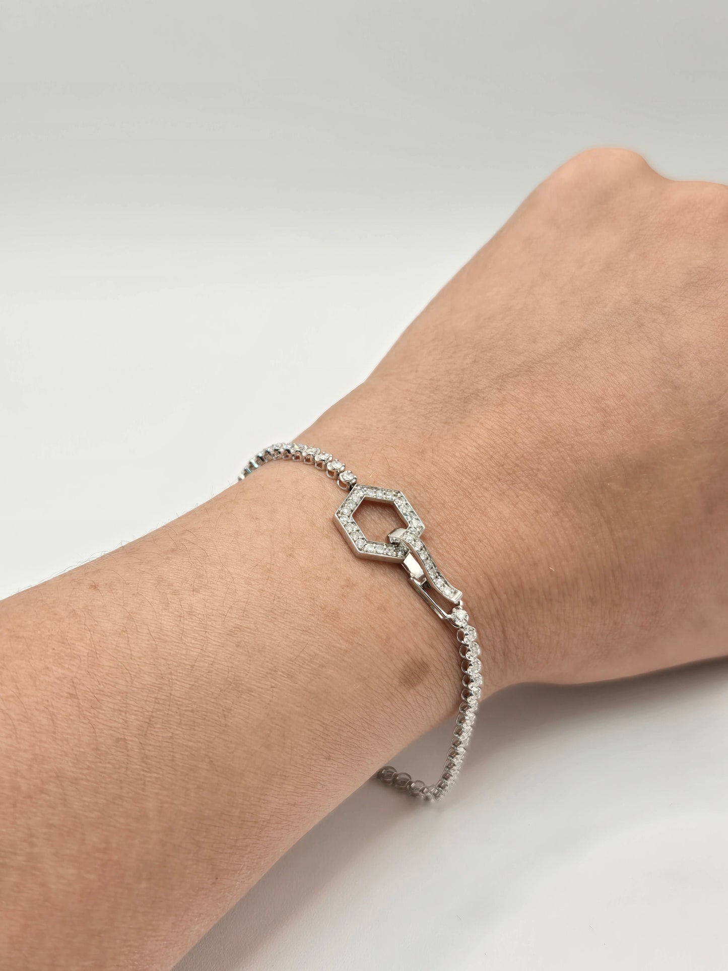 Melania Tennis Bracelet (Geometric Clasp)