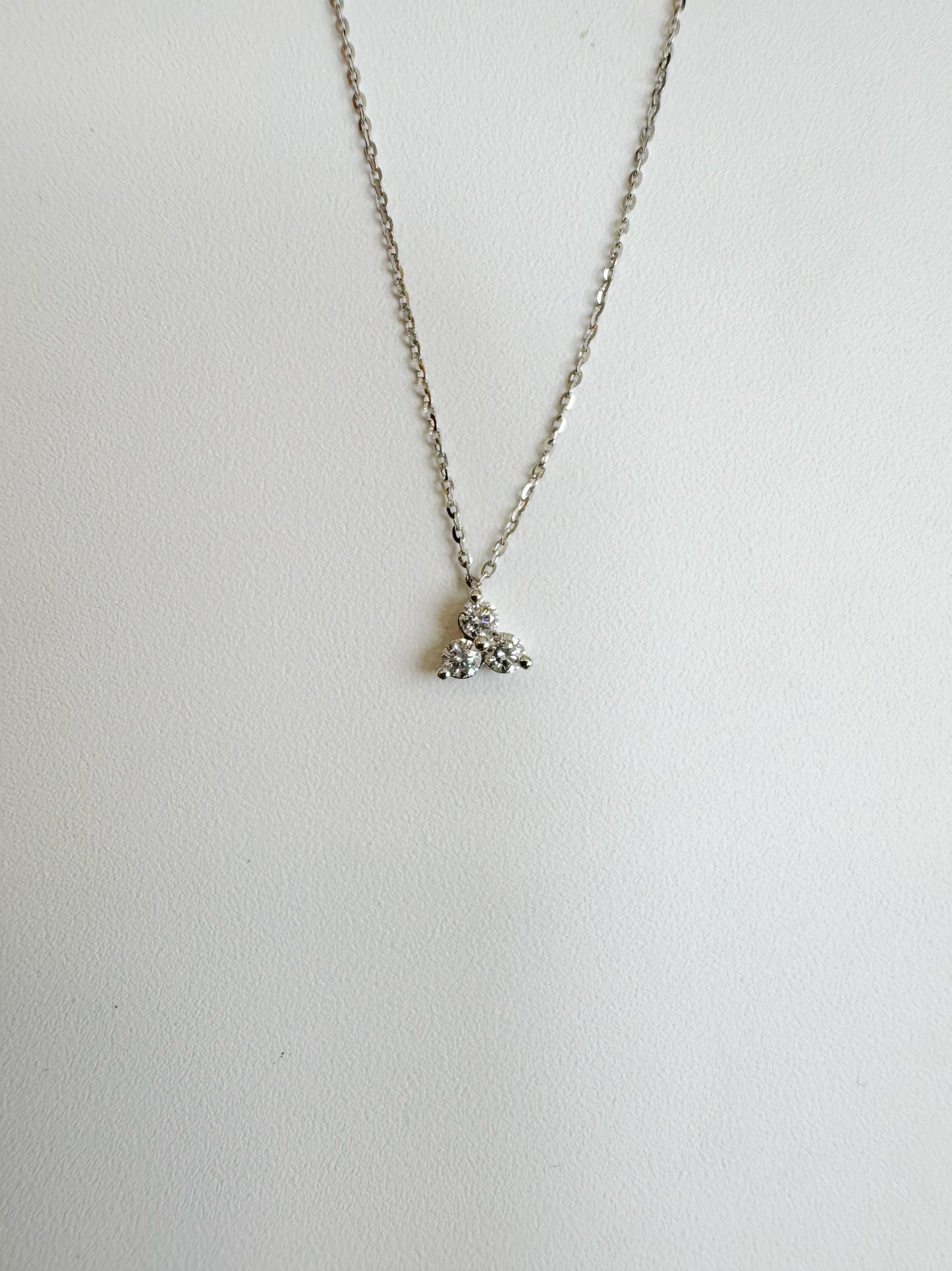 Willa Tri-diamond Minimalist Pendant Necklace (Lab Grown Diamond)