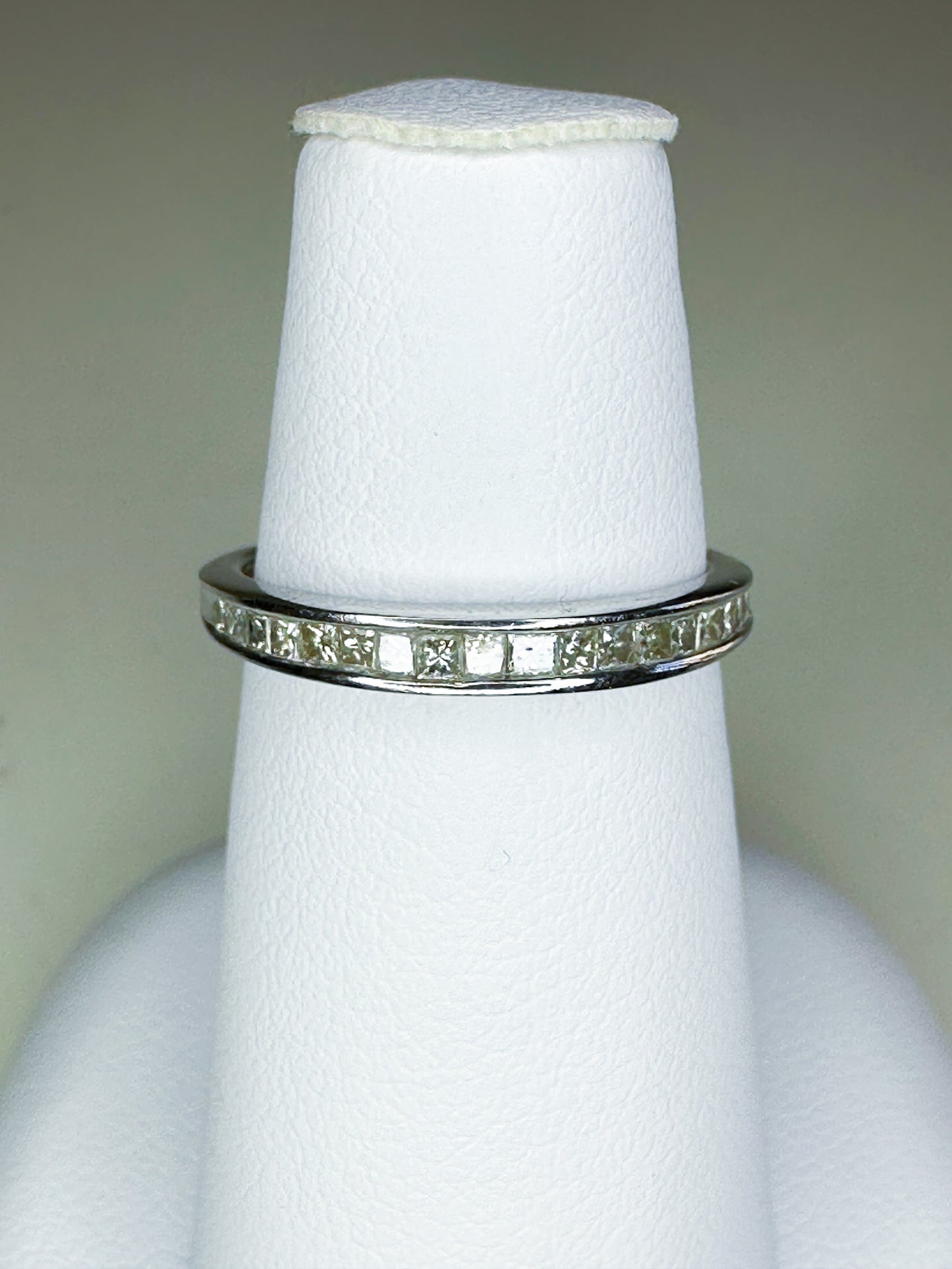 Aurelie Diamond Band