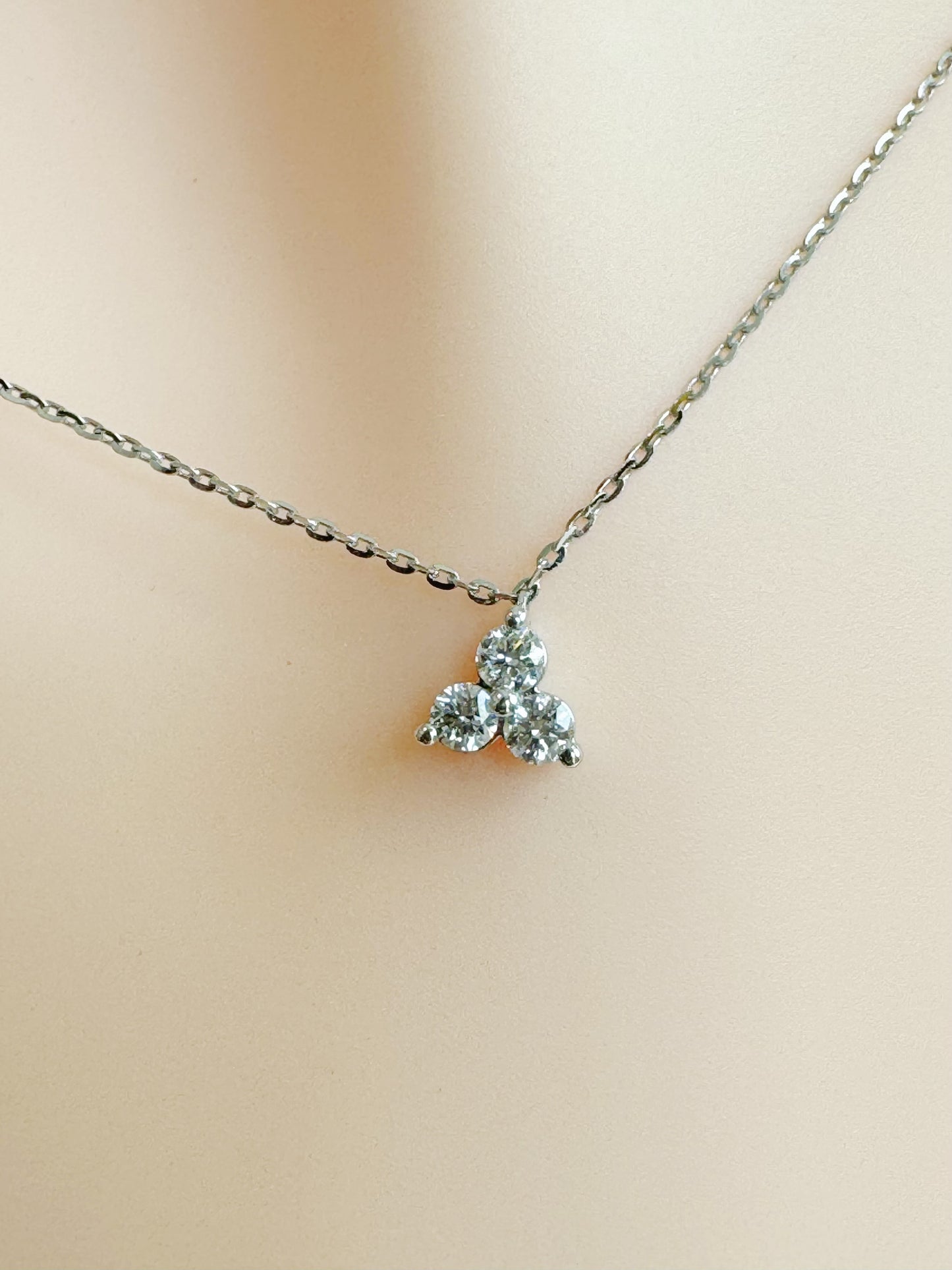 Willa Tri-diamond Minimalist Pendant Necklace (Lab Grown Diamond)