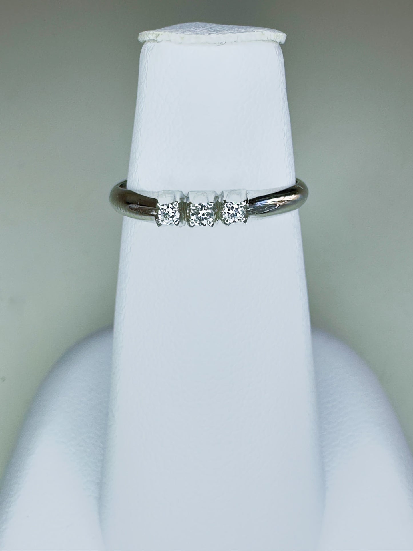 Gwen Tri-diamond Ring
