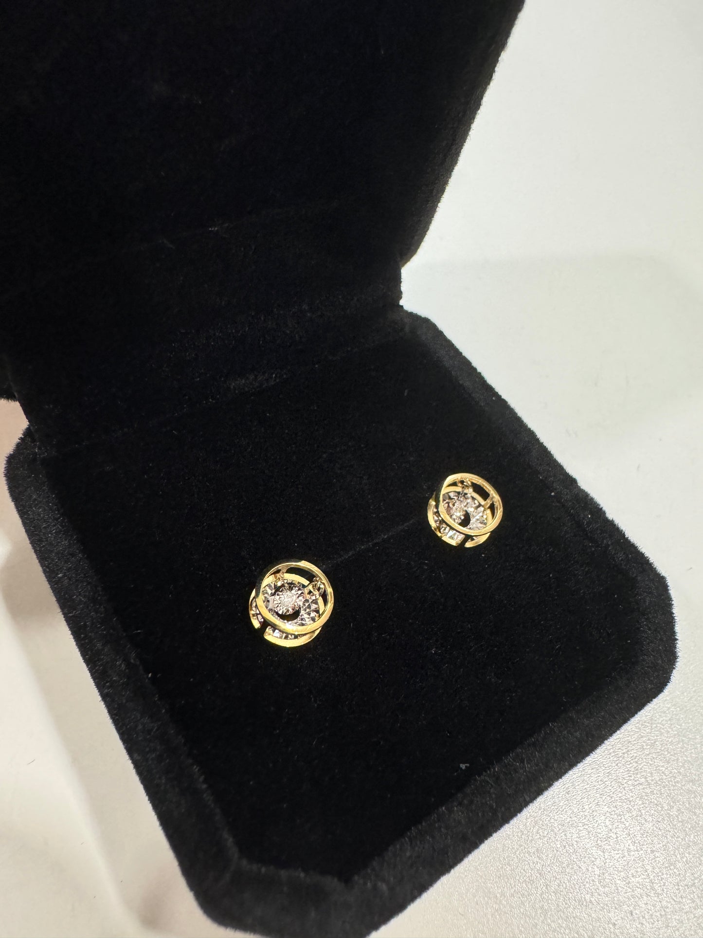 Eliza Dancing Diamond Earrings