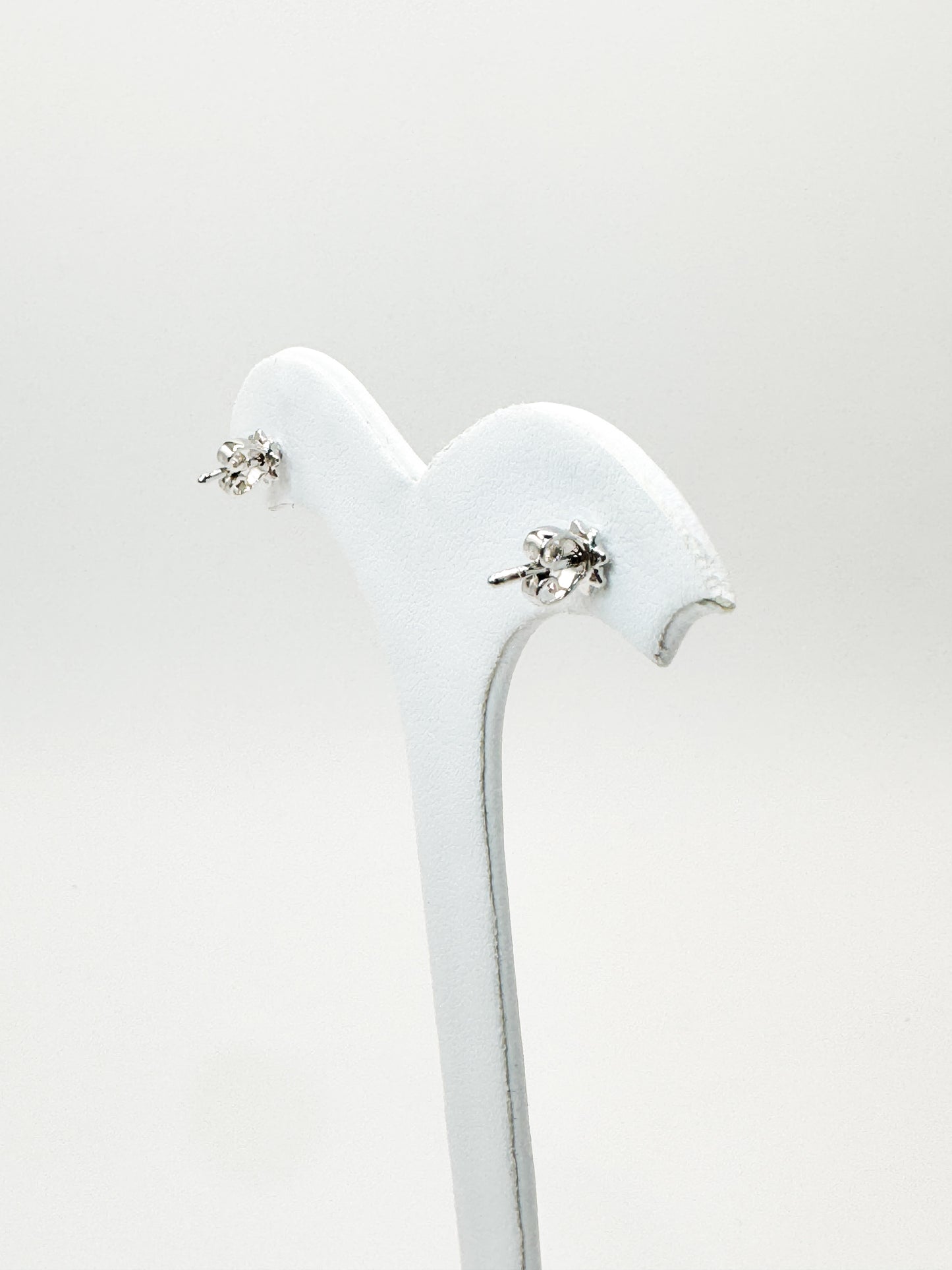 Alice Dainty Diamond Cluster Studs