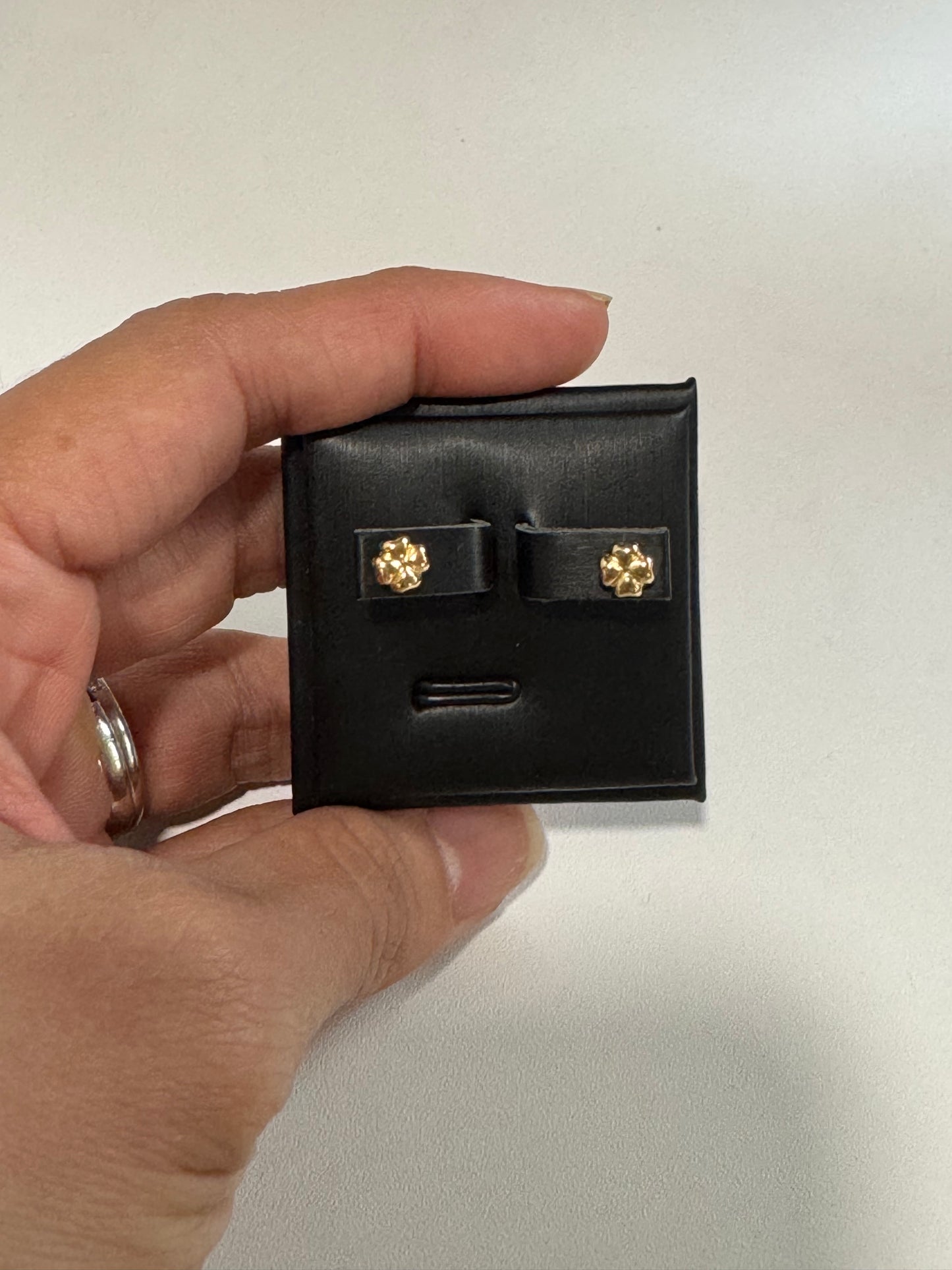 Classic Gold Clover Studs Small