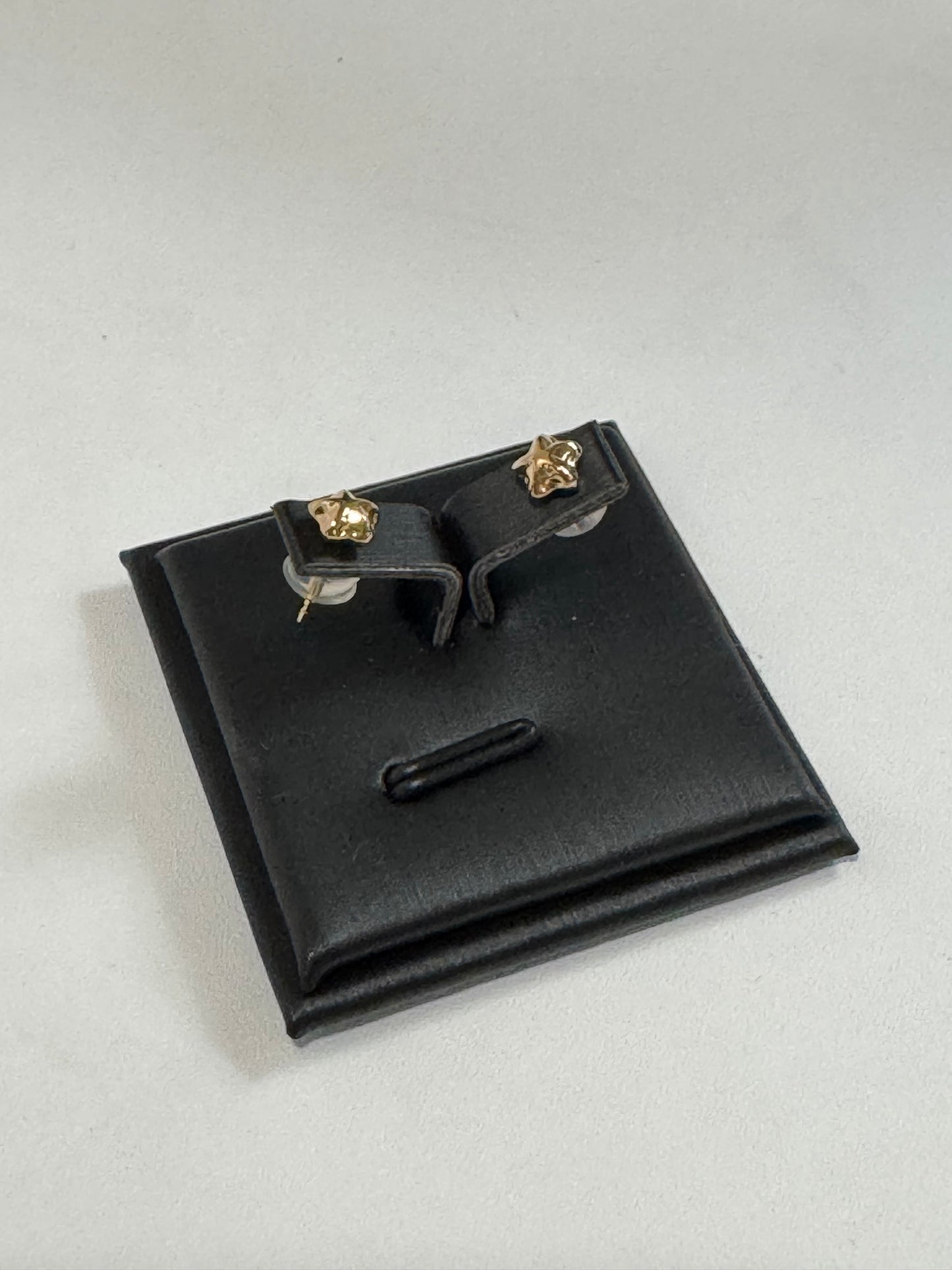 Classic Gold Star-shaped Studs Small