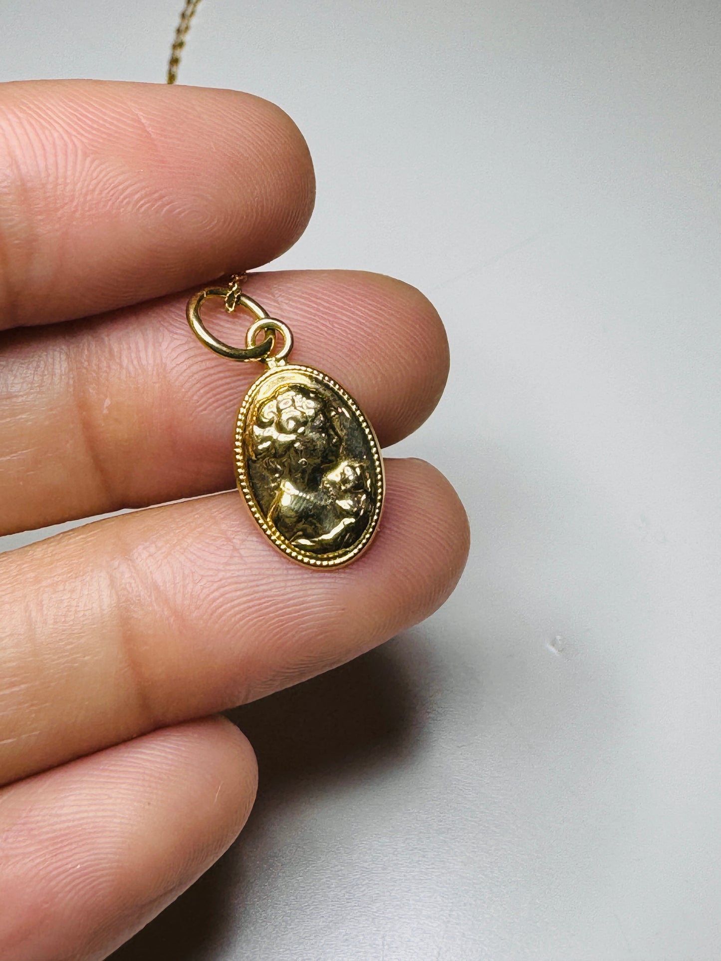 Venus Gold Pendant Necklace