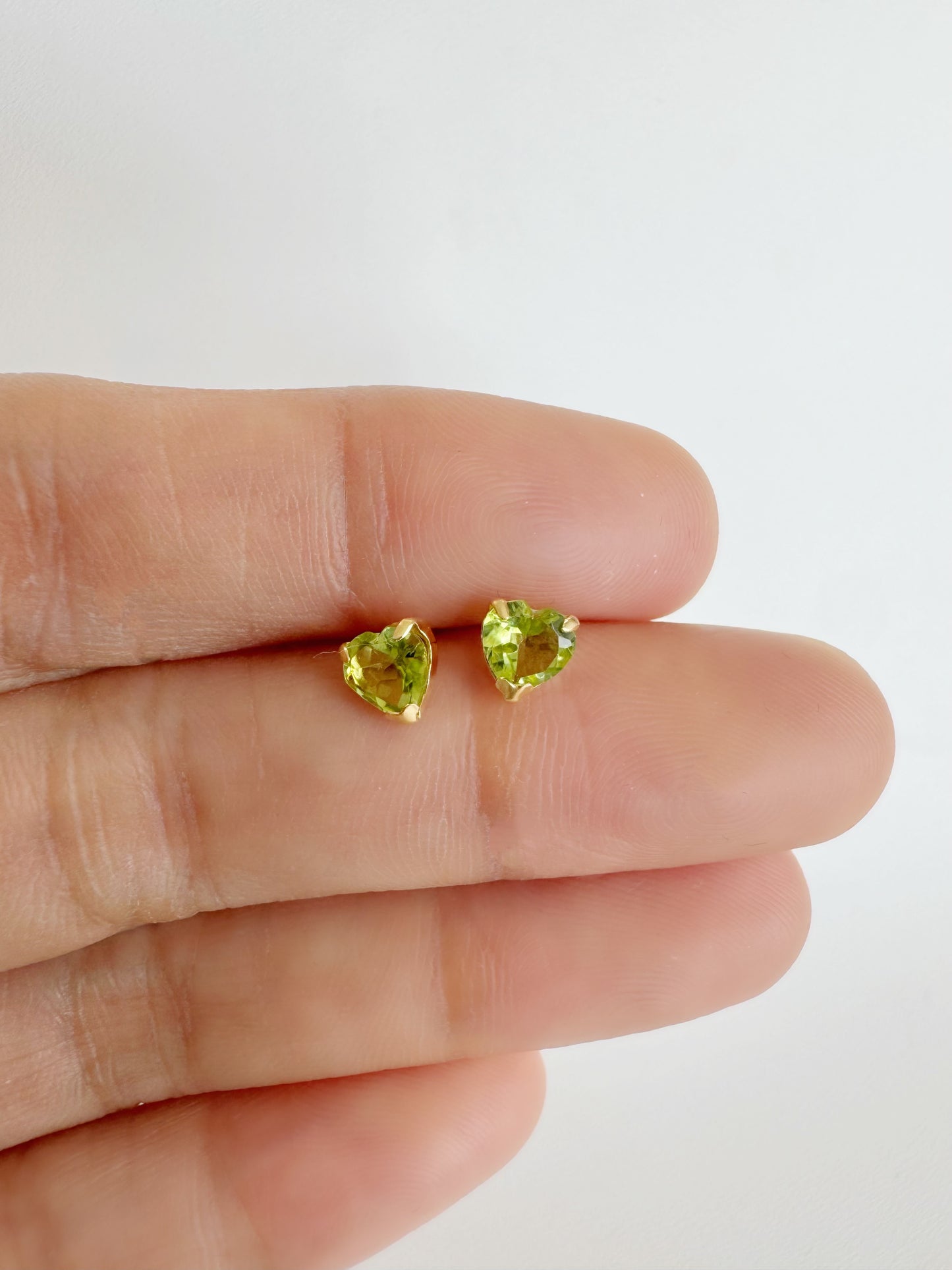 Peridot (Heart Cut) Stud Earrings 5mm