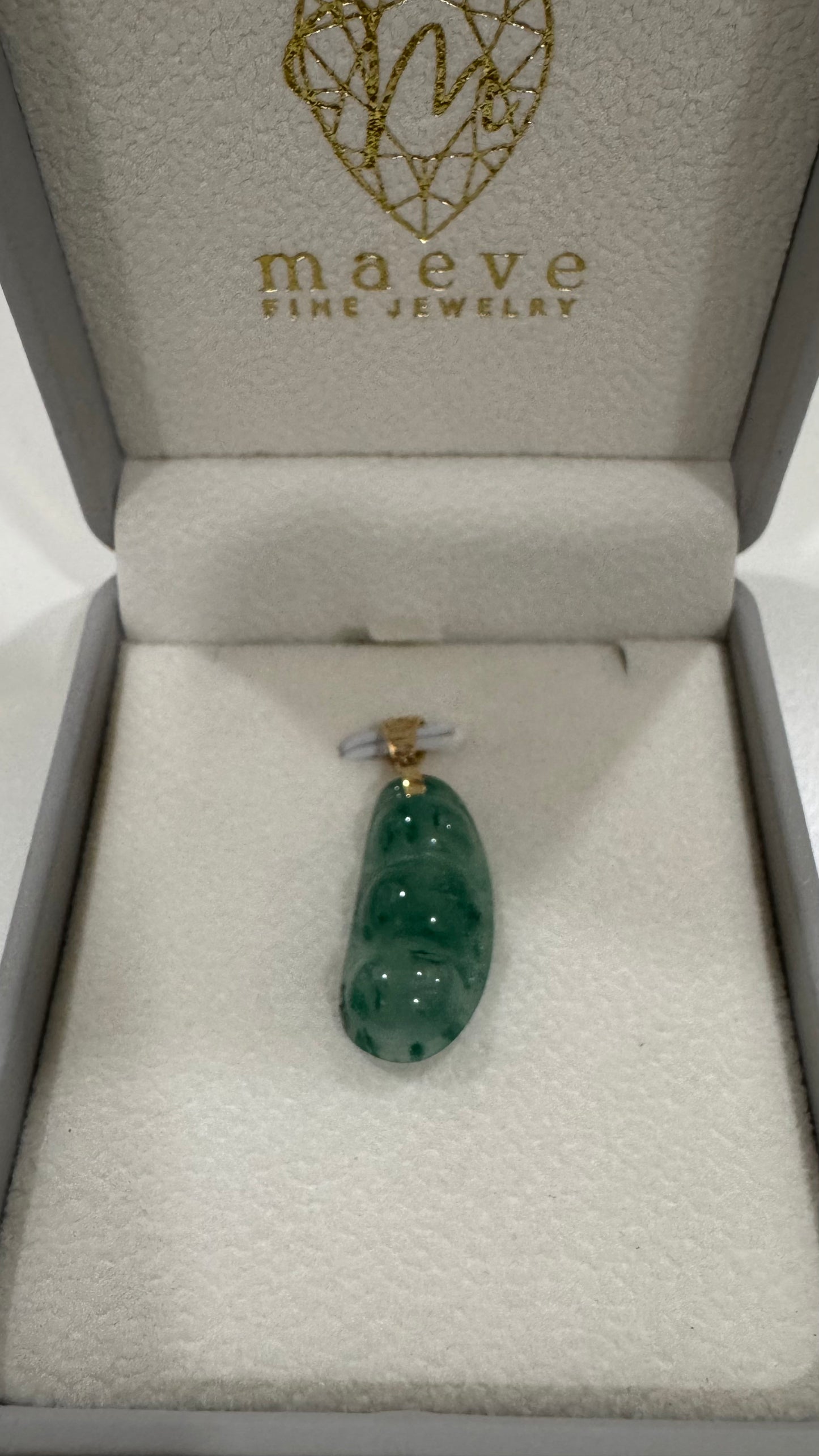 Green Aventurine Pea Pod Pendant in 18K Gold