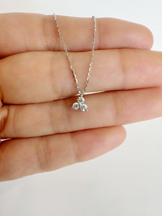 Willa Tri-diamond Minimalist Pendant Necklace (Lab Grown Diamond)