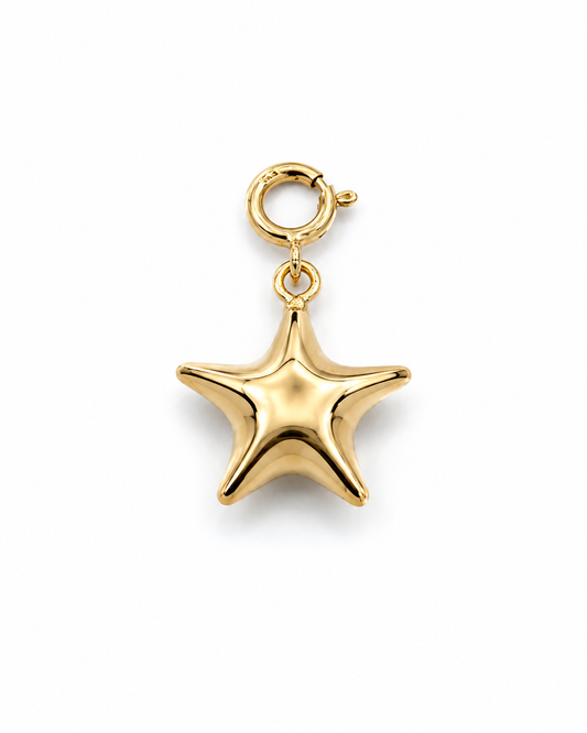Etoile Gold Star Charm Pendant in Yellow Gold