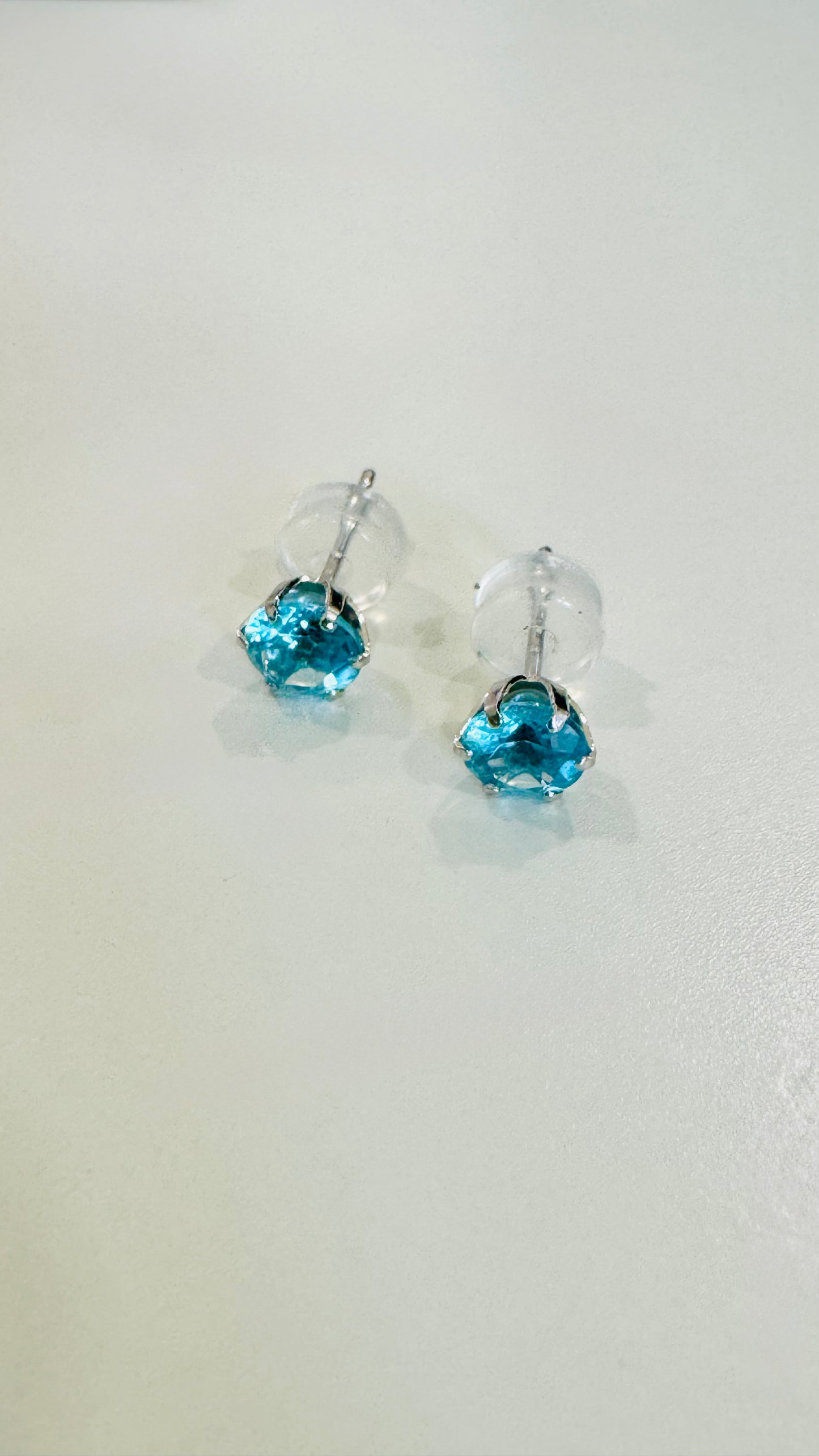 Paraiba Simple Studs in 18K Gold