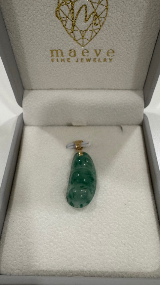 Green Aventurine Pea Pod Pendant in 18K Gold