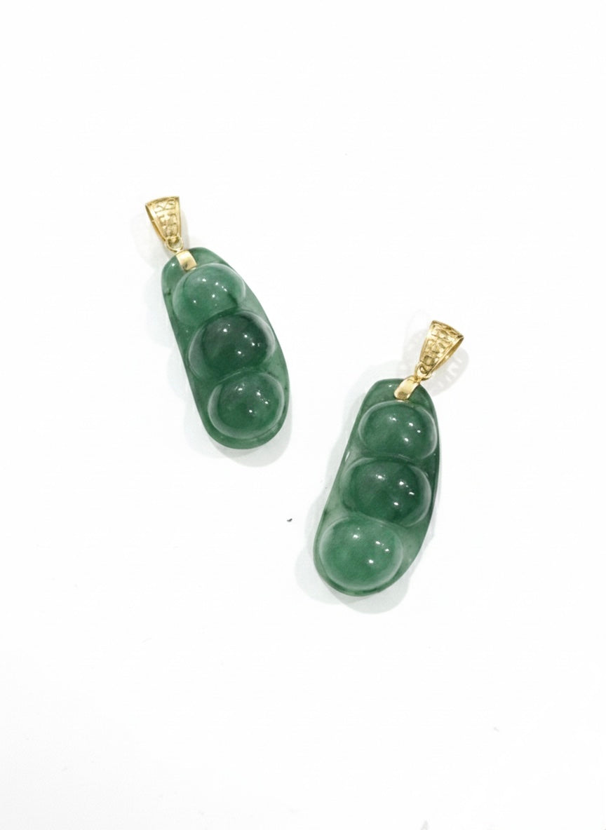 Green Aventurine Pea-Pod Pendant in 18K Yellow Gold (Pendant Only)
